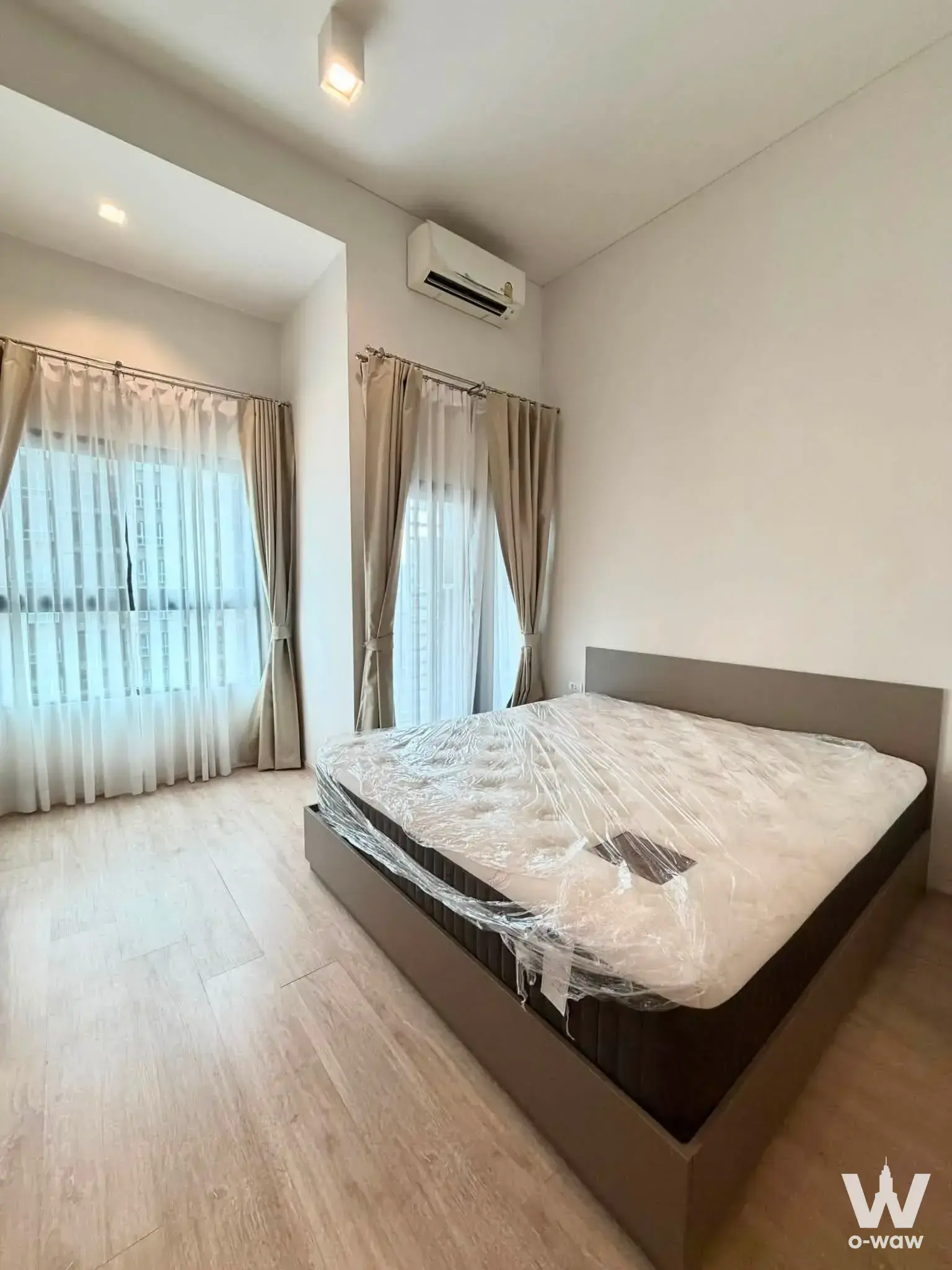 Sathorn Area, near BTS Wongwian Yai, Bangkok