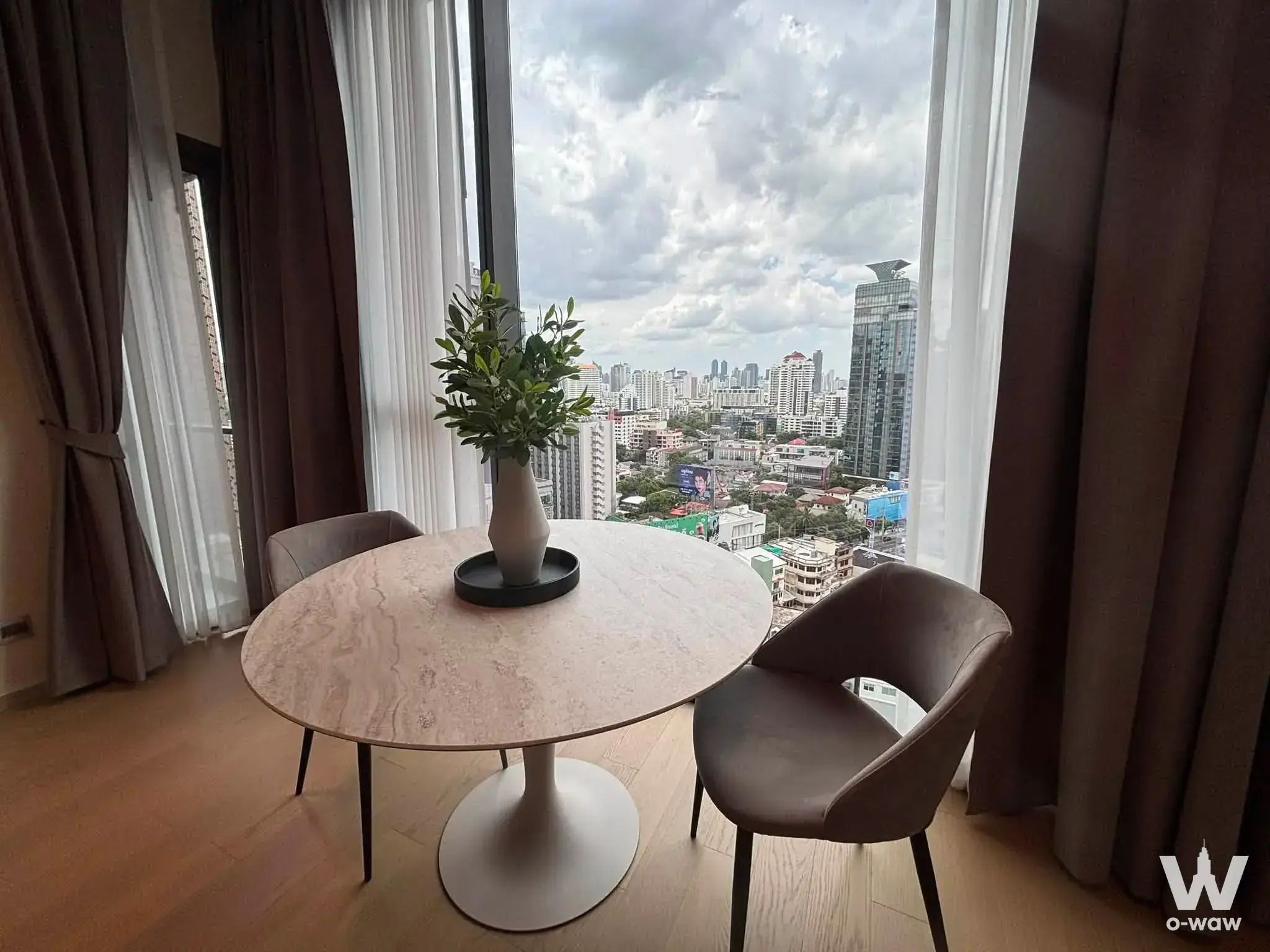 Condo with 1 bedroom for rent at The Strand Thonglor — photo 2 of 5