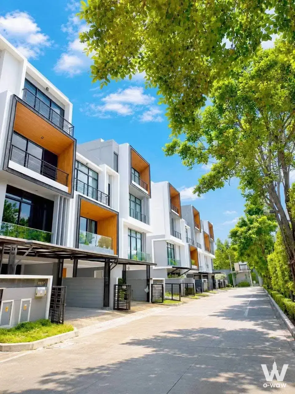 Srinakarin-Romklao Road (New Krungthep Kreetha Road), Rama 9