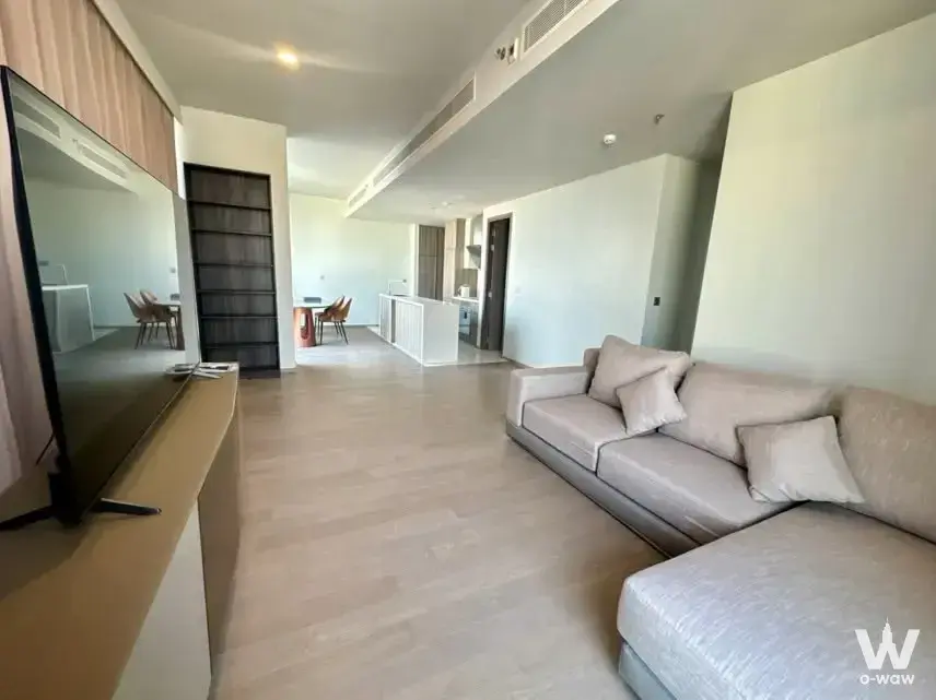 Condo with 3 bedrooms for rent at Celes Asoke — photo 2 of 5