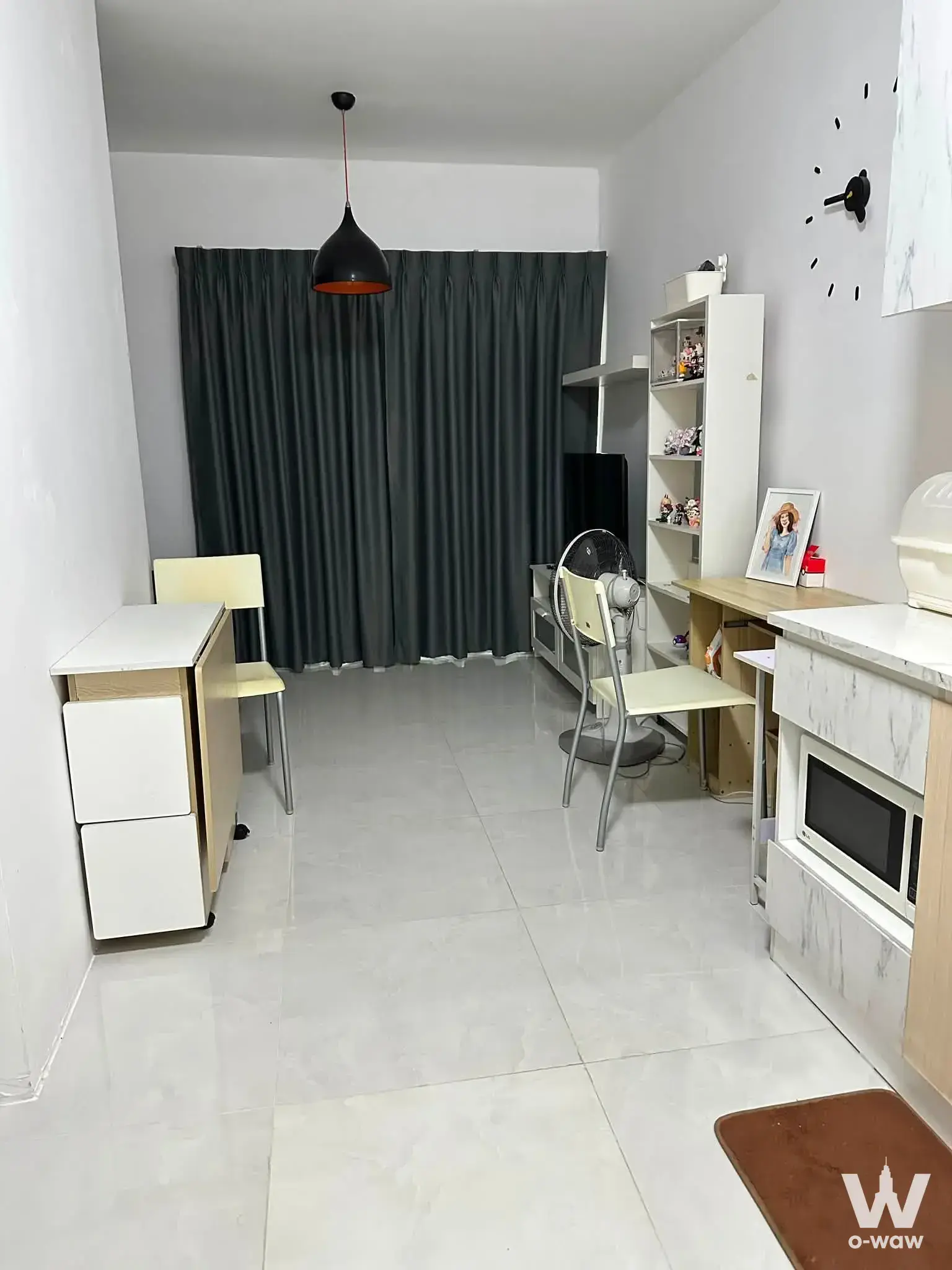 Modern 1-bed condo for rent in A space Sukhumvit 77 with white tiles and kitchenette