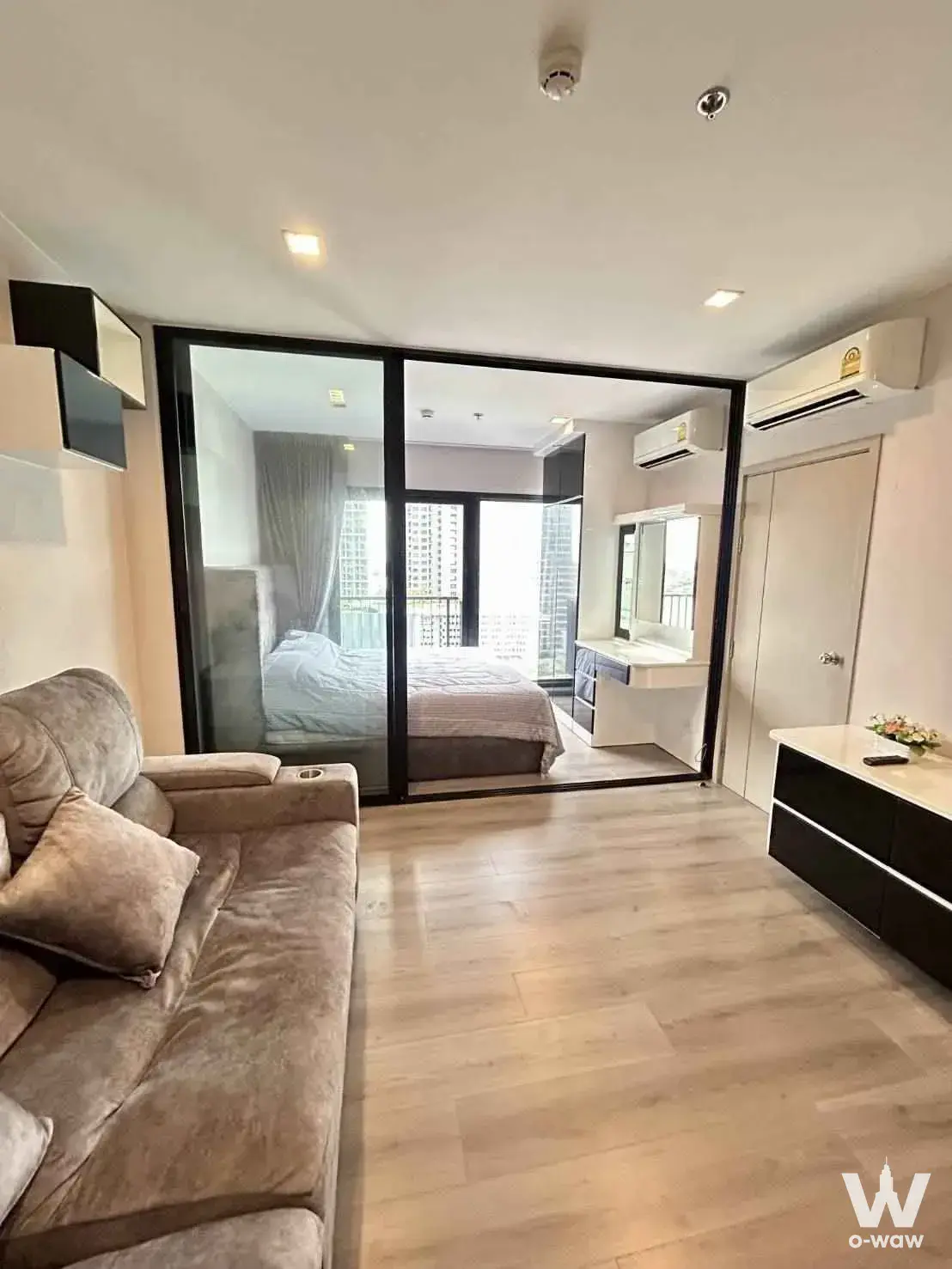Condo with 1 bedroom for rent at The Politan Rive — photo 2 of 5
