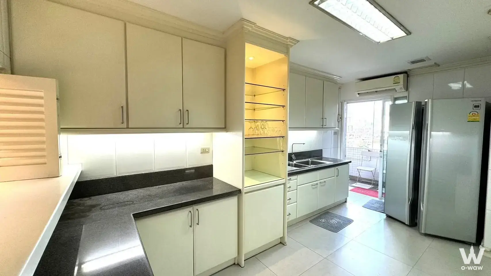 Condo with 3 bedrooms for rent at Richmond Palace Condominium — photo 5 of 5