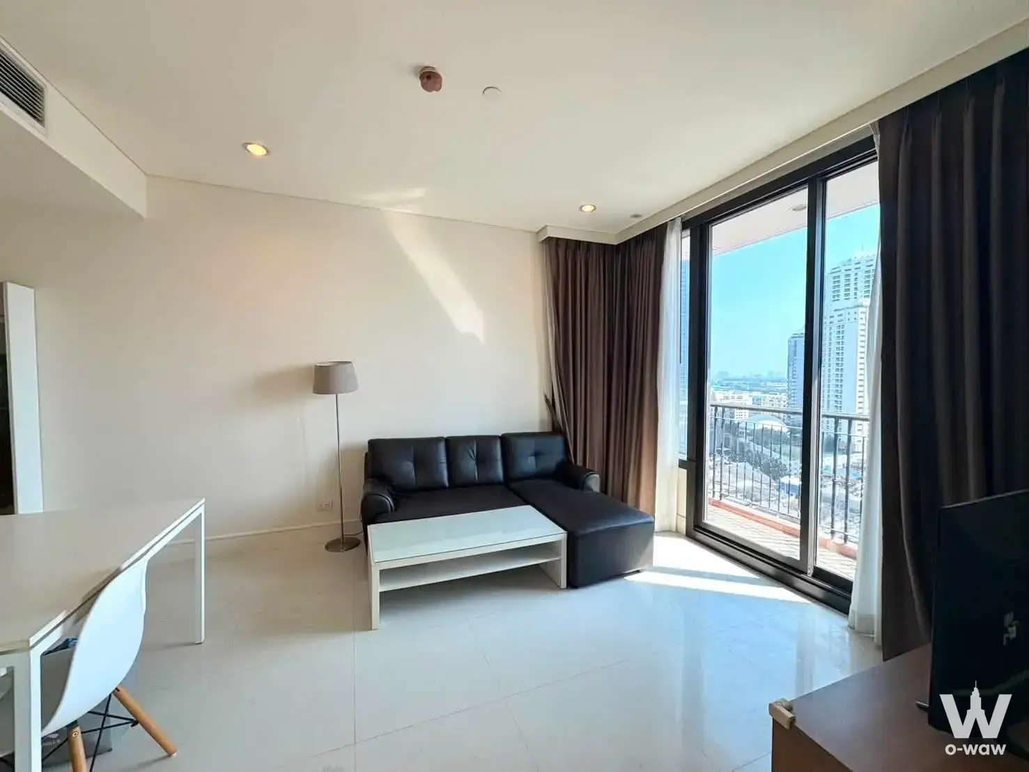Condo with 1 bedroom for rent at Aguston Sukhumvit 22 — photo 3 of 4