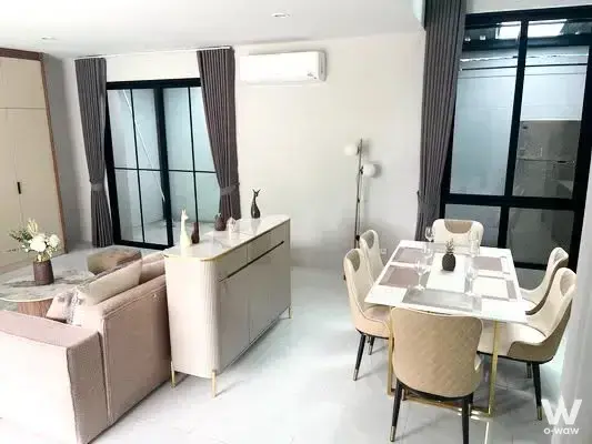 Townhouse with 4 bedrooms for rent at Thakam Road, Thalam, Bangkhuntian, Bangkok — photo 2 of 4