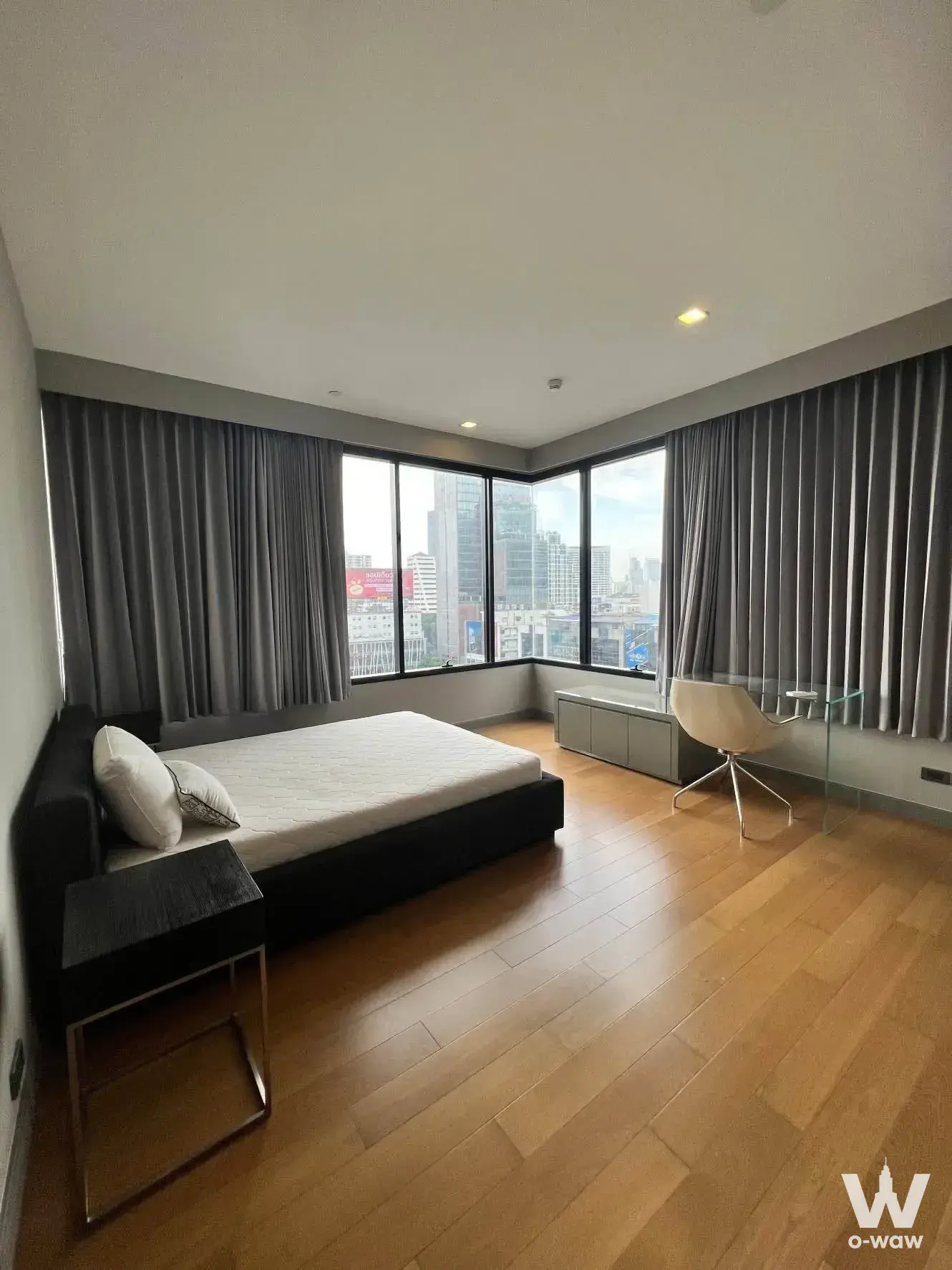 Condo with 1 bedroom for rent at Silom Condominium — photo 2 of 3