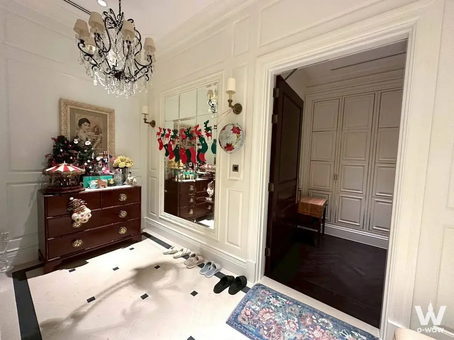 Condo with 2 bedrooms for sale at 98 Wireless — photo 4 of 5
