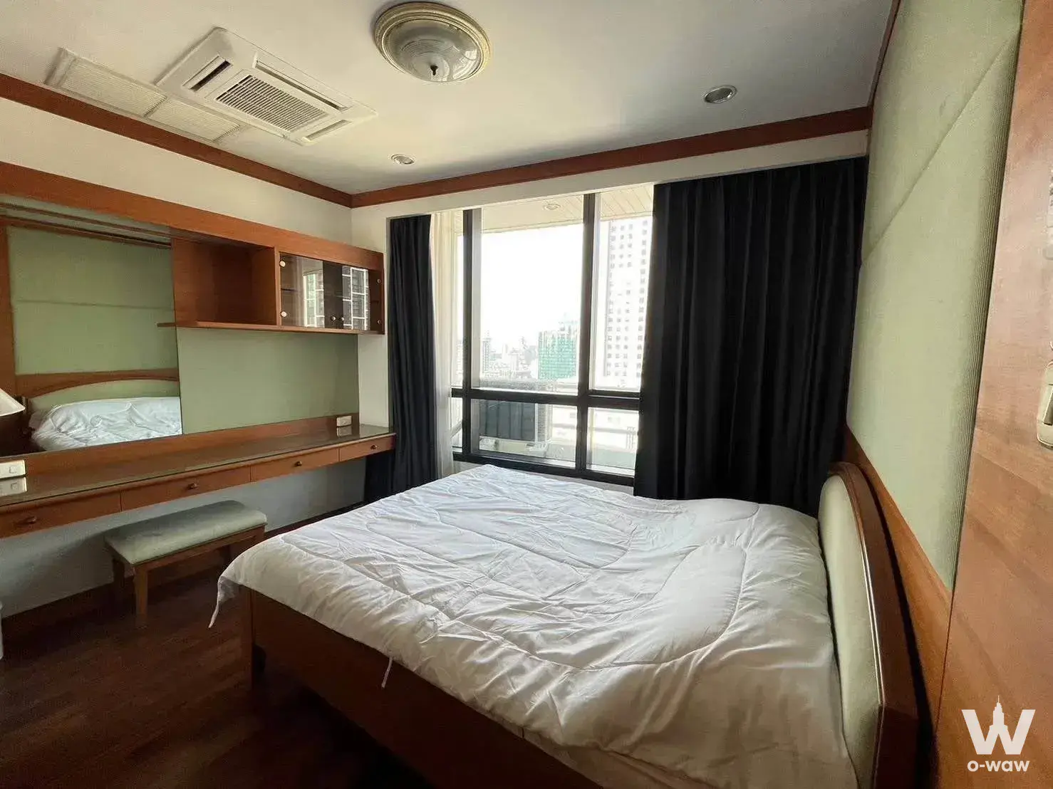 Ploenchit Road, Lumphini, Pathum Wan, Bangkok, Thailand