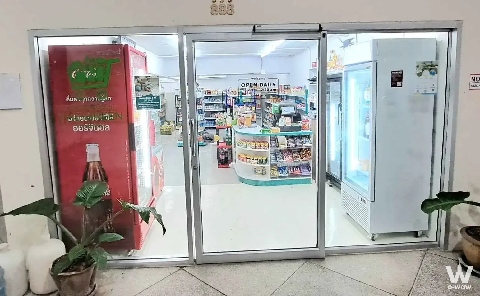 Convenience store storefront near 1-bed condo for rent in The Green Golf Residence Bangkok