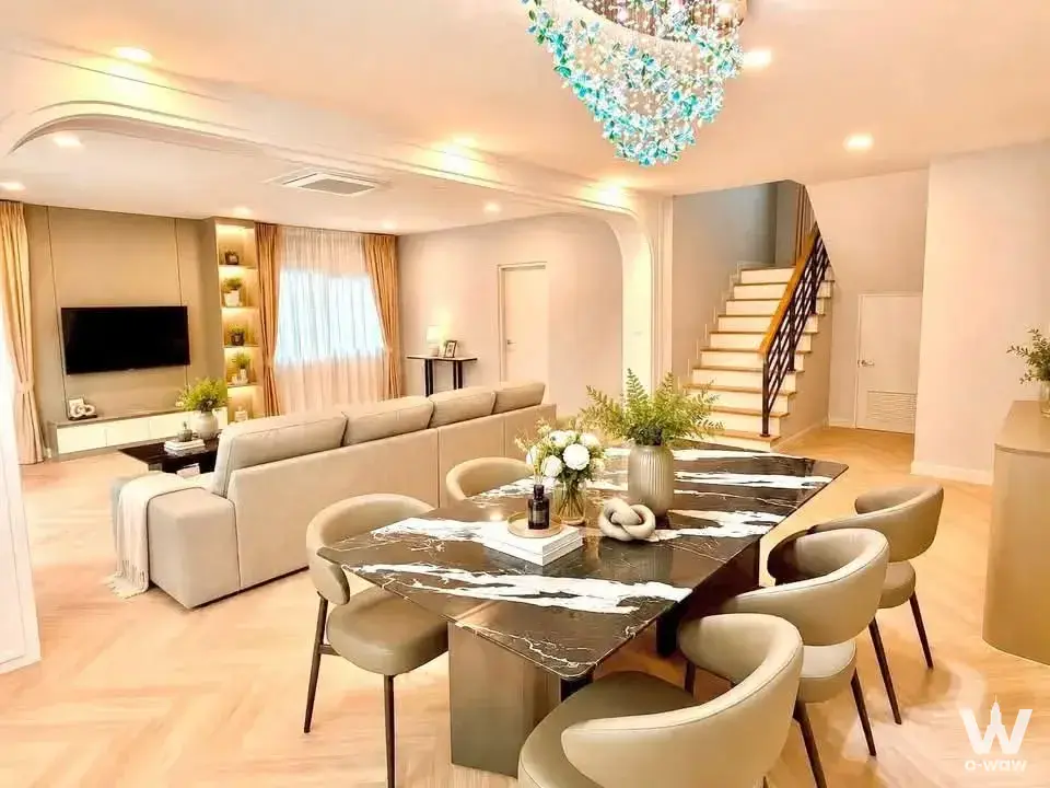 House with 4 bedrooms for rent at Centro Bangna — photo 3 of 5