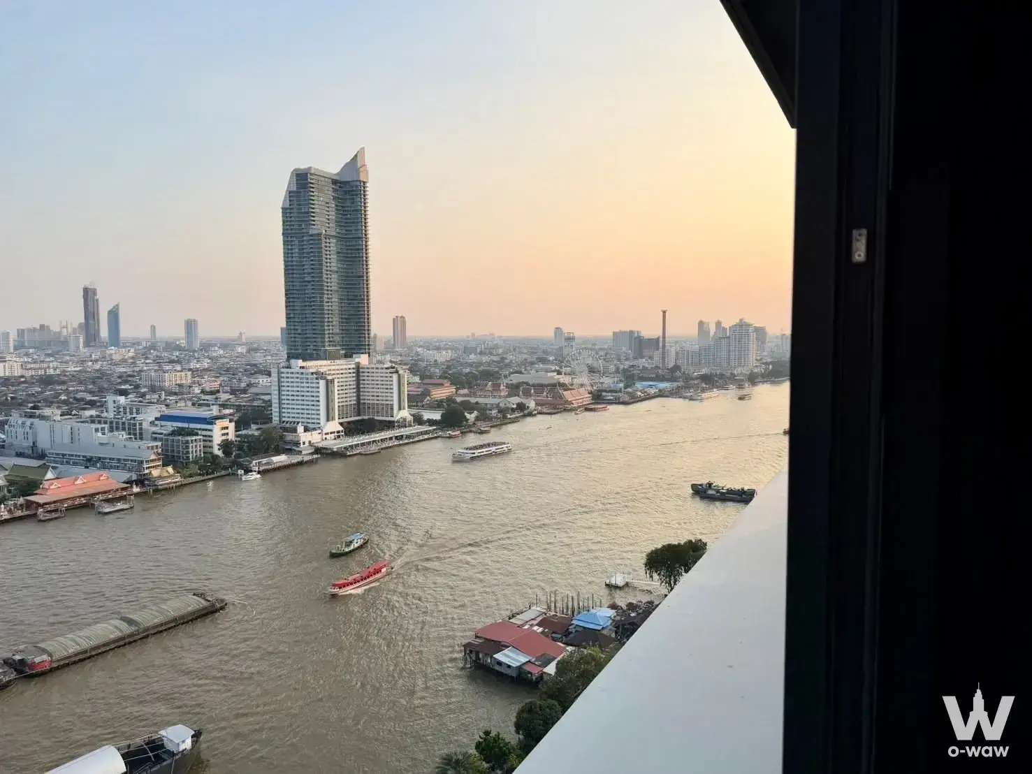 Condo with 3 bedrooms for sale at Rhythm Charoenkrung Pavillion — photo 2 of 5