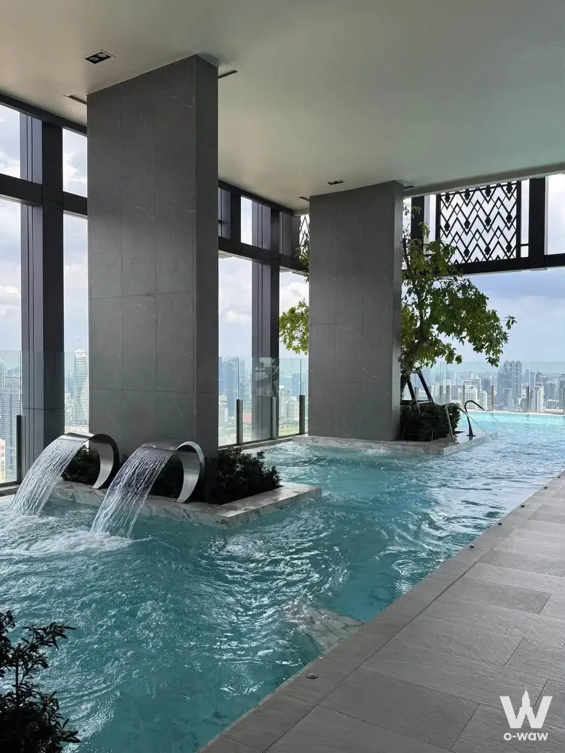 Condo with 3 bedrooms for rent at The Address Siam-Ratchathewi — photo 2 of 5
