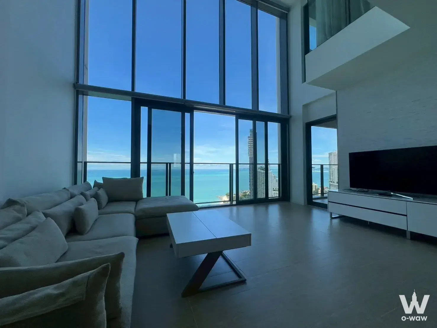 Condo with 3 bedrooms for rent at Northpoint Condominium — photo 2 of 5