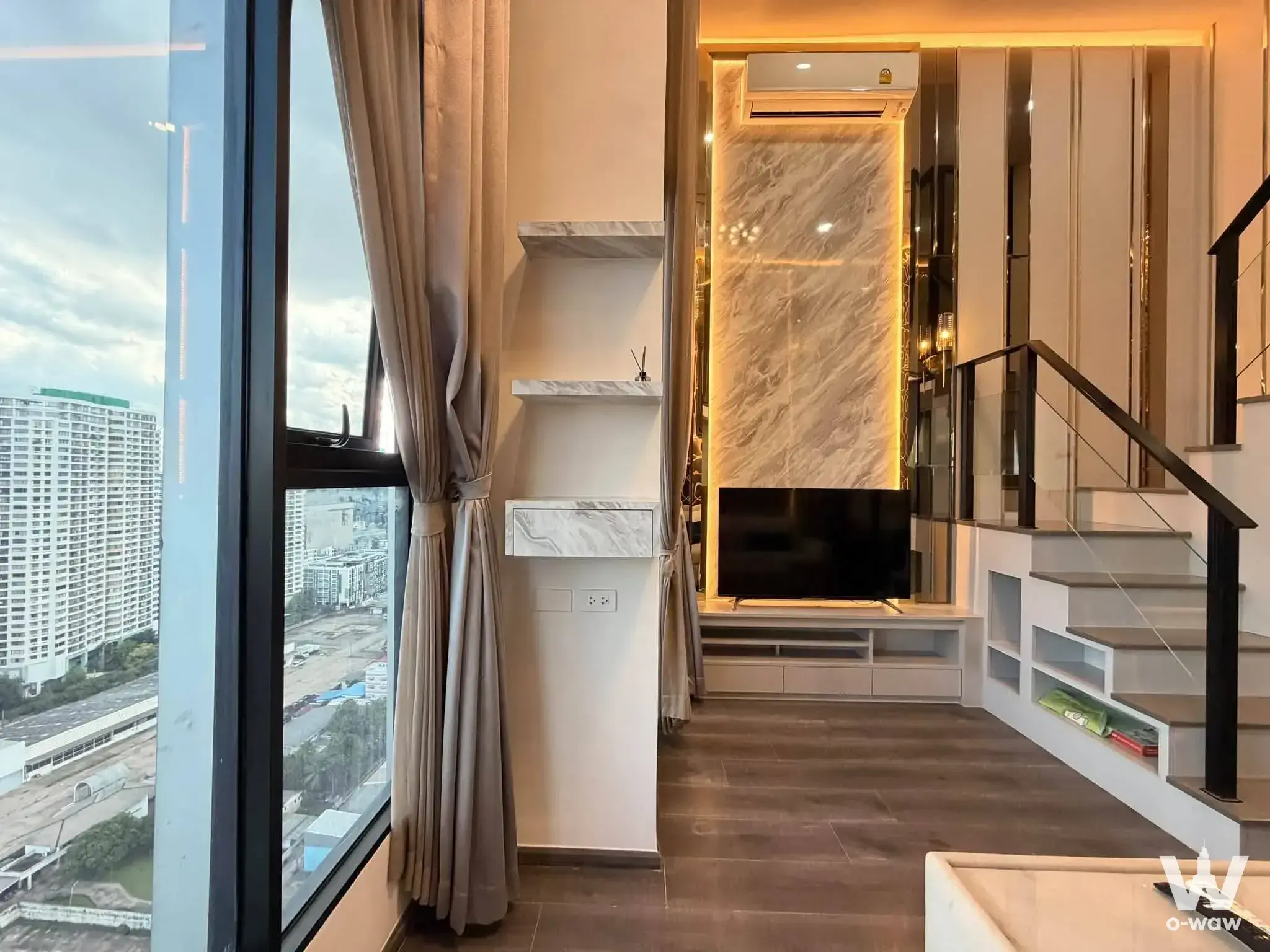 Condo with 1 bedroom for rent at KnightsBridge Space Ratchayothin — photo 2 of 5