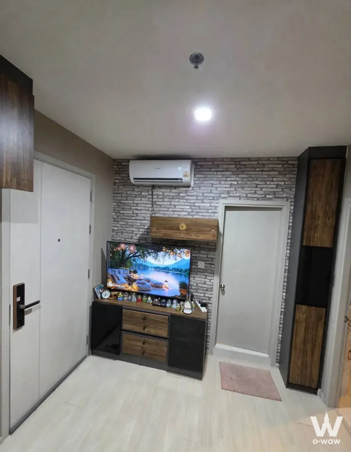 Sukhumvit 48, approximately 600 meters from BTS Phra Khanong station, connecting to Sukhumvit, Thonglor, Ekkamai, and Rama IV areas.