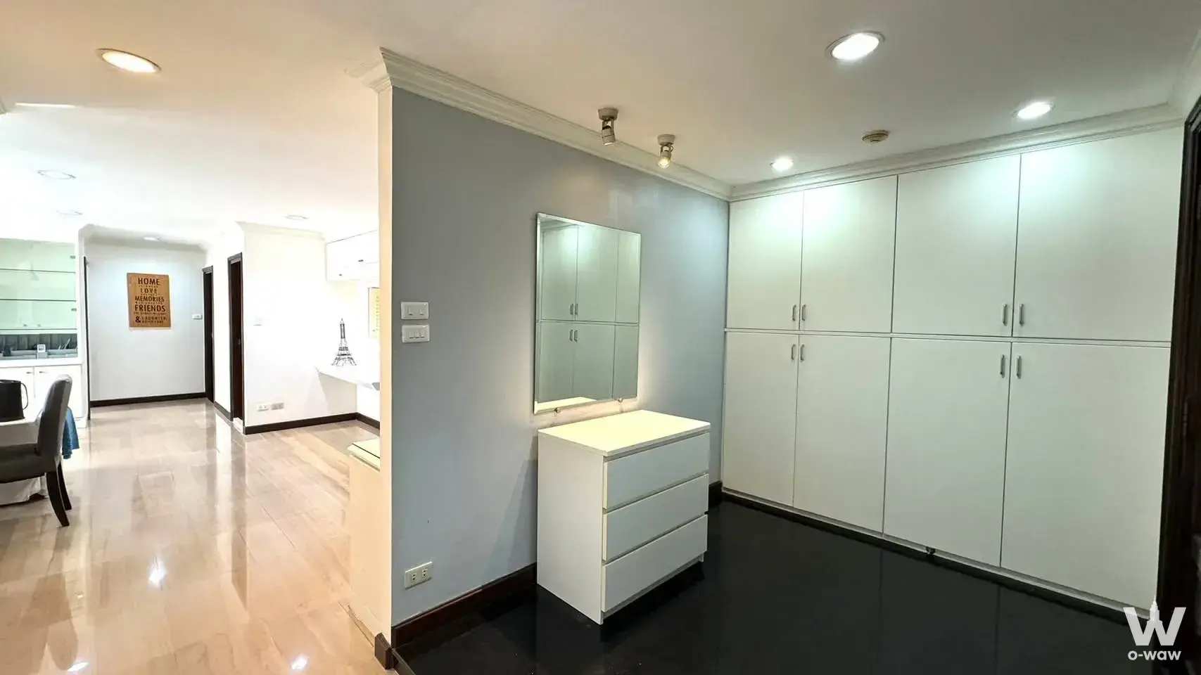 Condo with 3 bedrooms for rent at Richmond Palace Condominium — photo 3 of 5