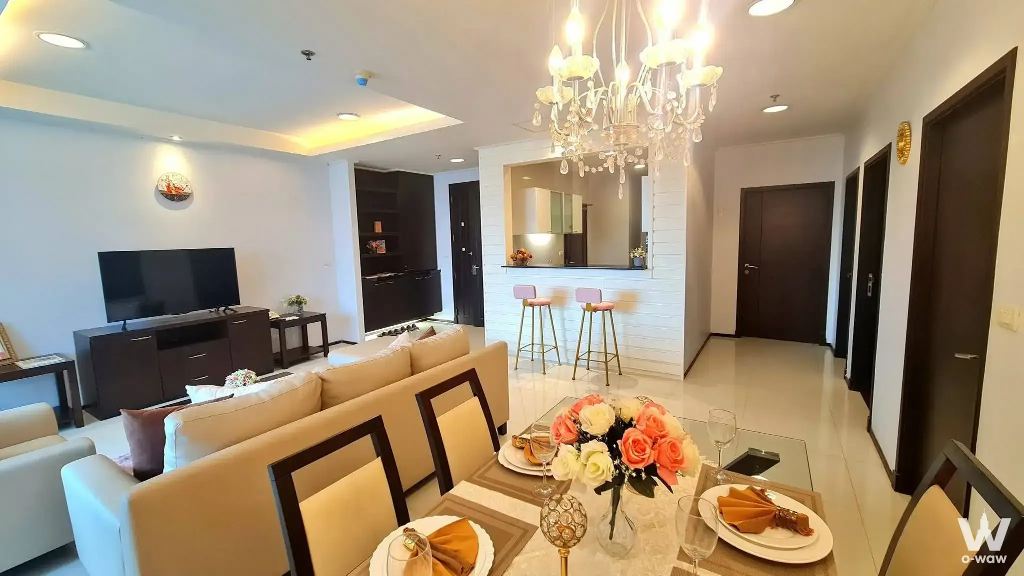 Condo with 2 bedrooms for rent at Piyathip Place Serviced Apartment — photo 2 of 5