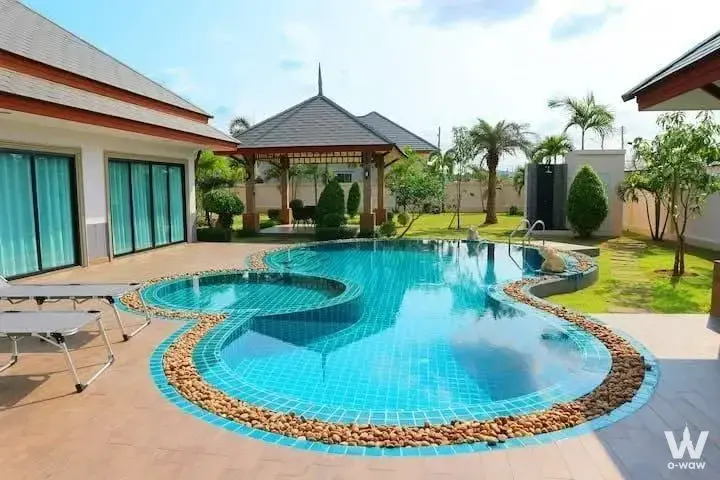 House with 4 bedrooms for rent at Pattaya, Chonburi — photo 1 of 4