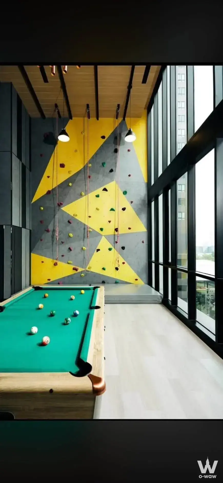 Game lounge with pool table and climbing wall at NUE Noble Srinakarin Lasalle 1-bed for rent