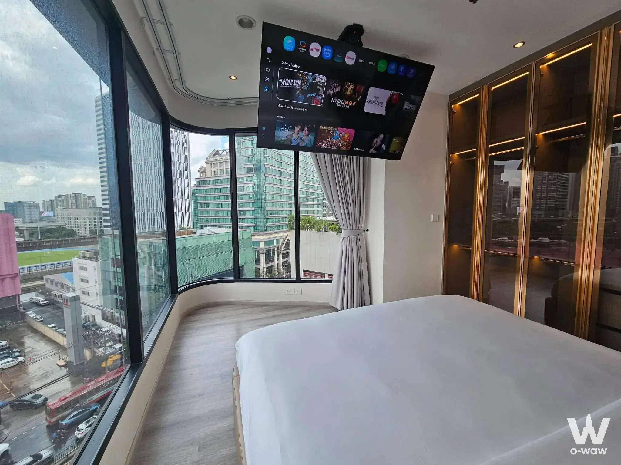 Condo with 2 bedrooms for rent at Ideo Mobi Asoke — photo 1 of 5