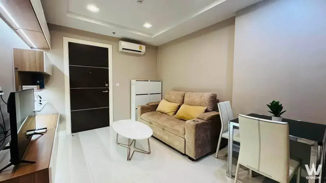 Condo with 1 bedroom for rent at The Metropolis Samrong — photo 1 of 5