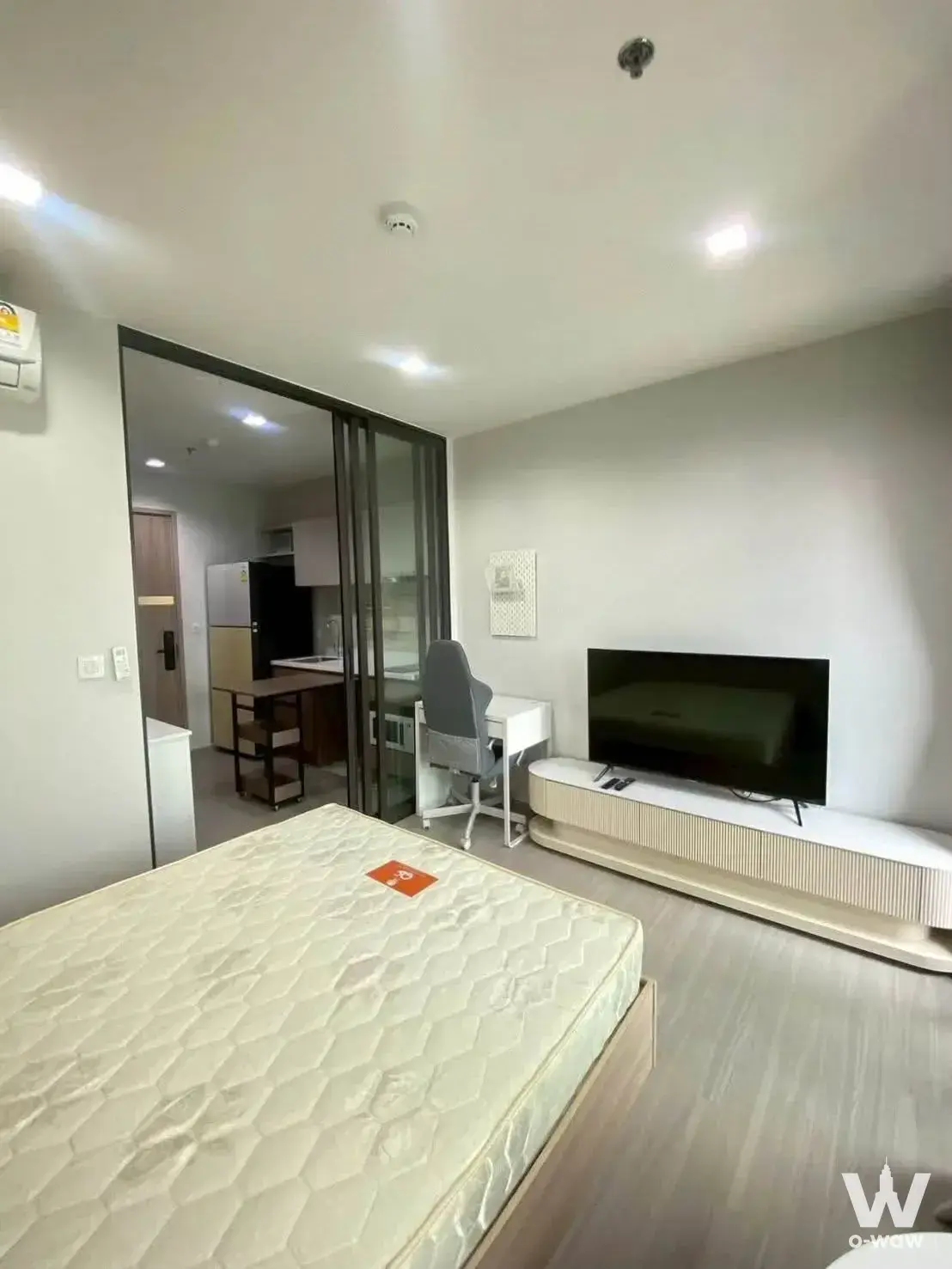 Condo with 1 bedroom for rent at Life Sathorn Sierra — photo 2 of 5