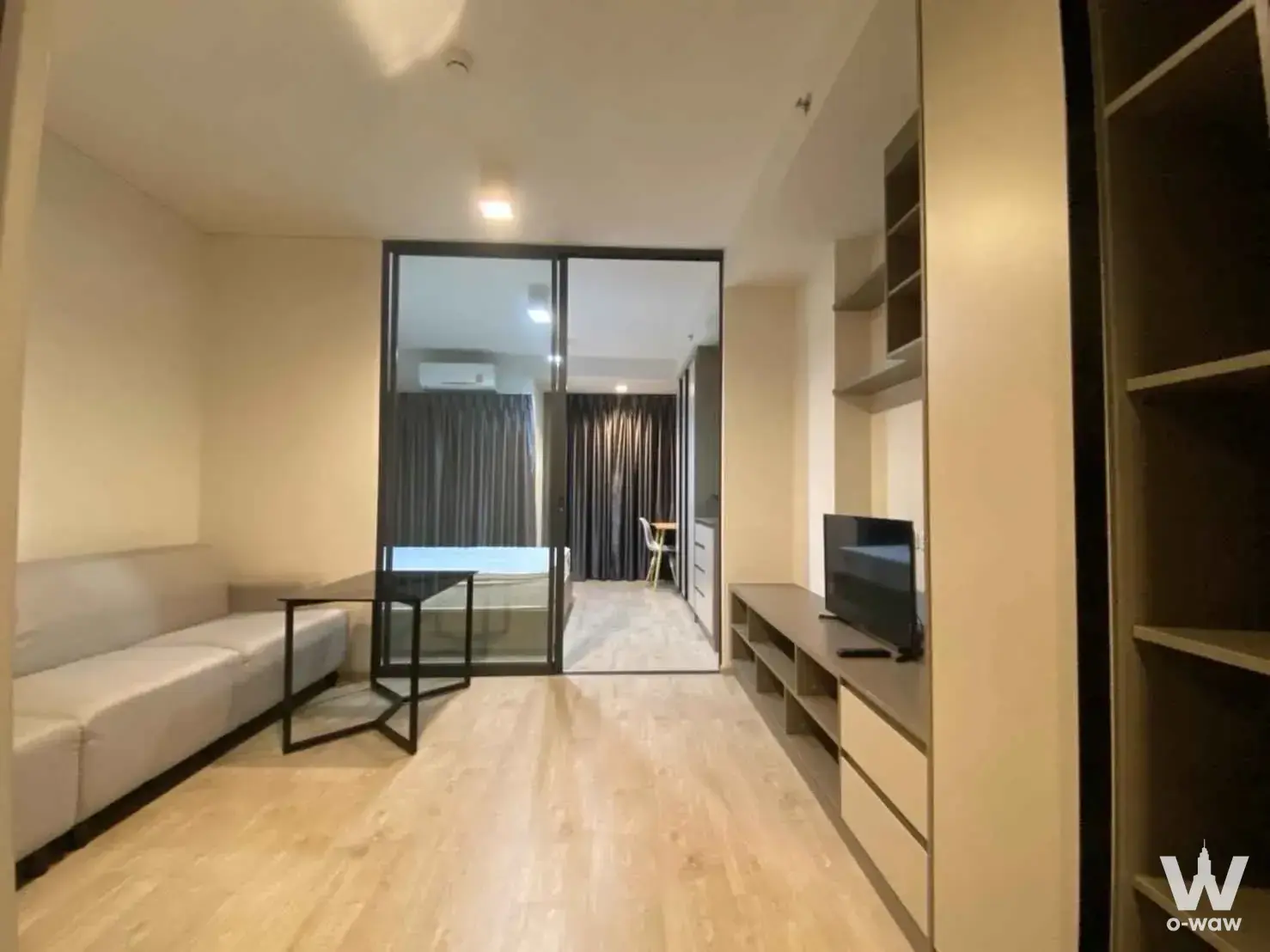 Commercial with 1 bedroom for rent at Ideo Sathon-Wongwian Yai — photo 2 of 5