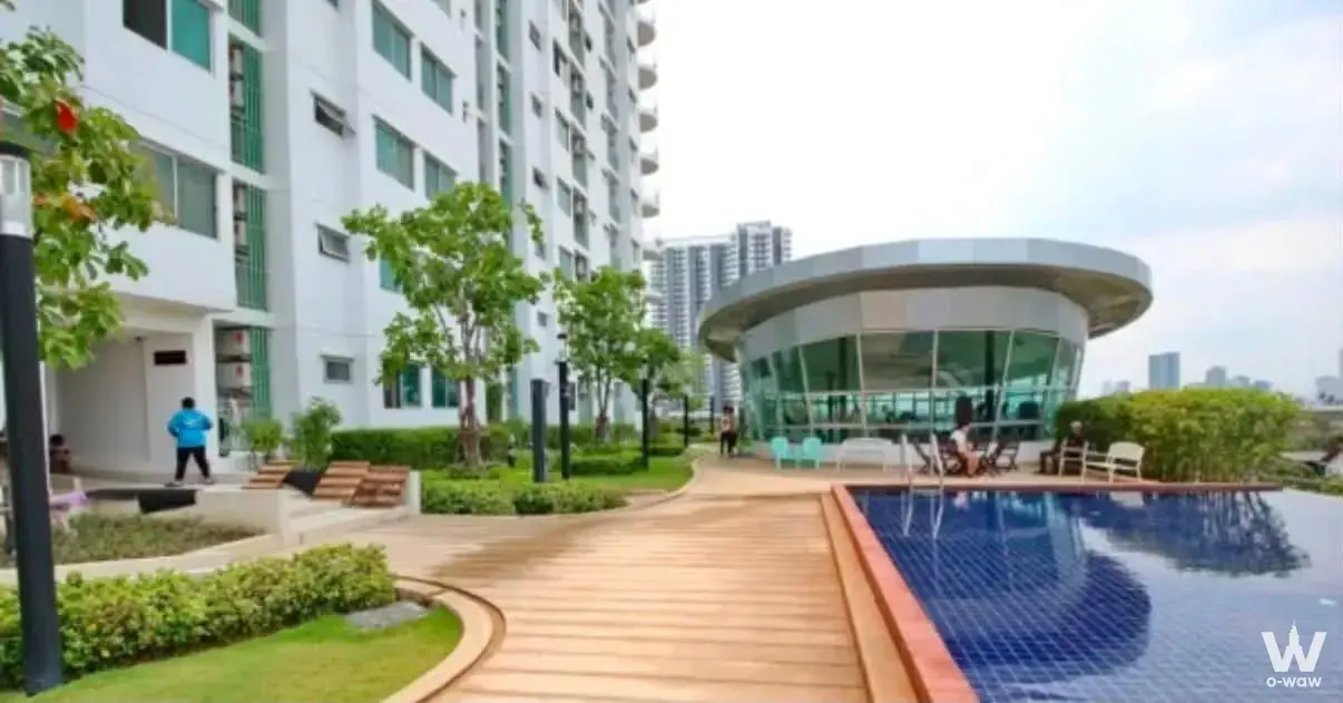 Ratchaphruek-Petkasem area, near Bang Wa BTS Station (200 meters)