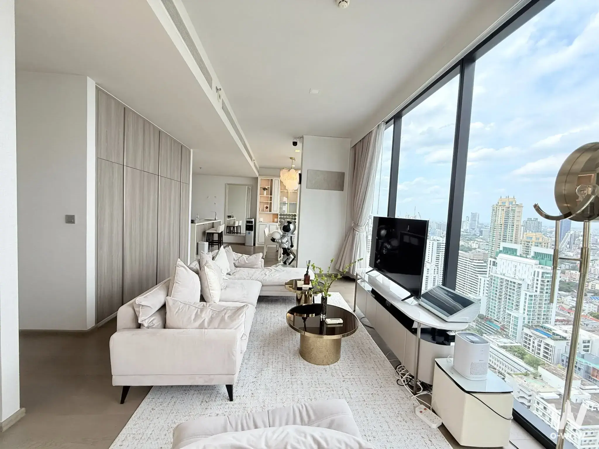 Condo with 3 bedrooms for rent at Celes Asoke — photo 1 of 5