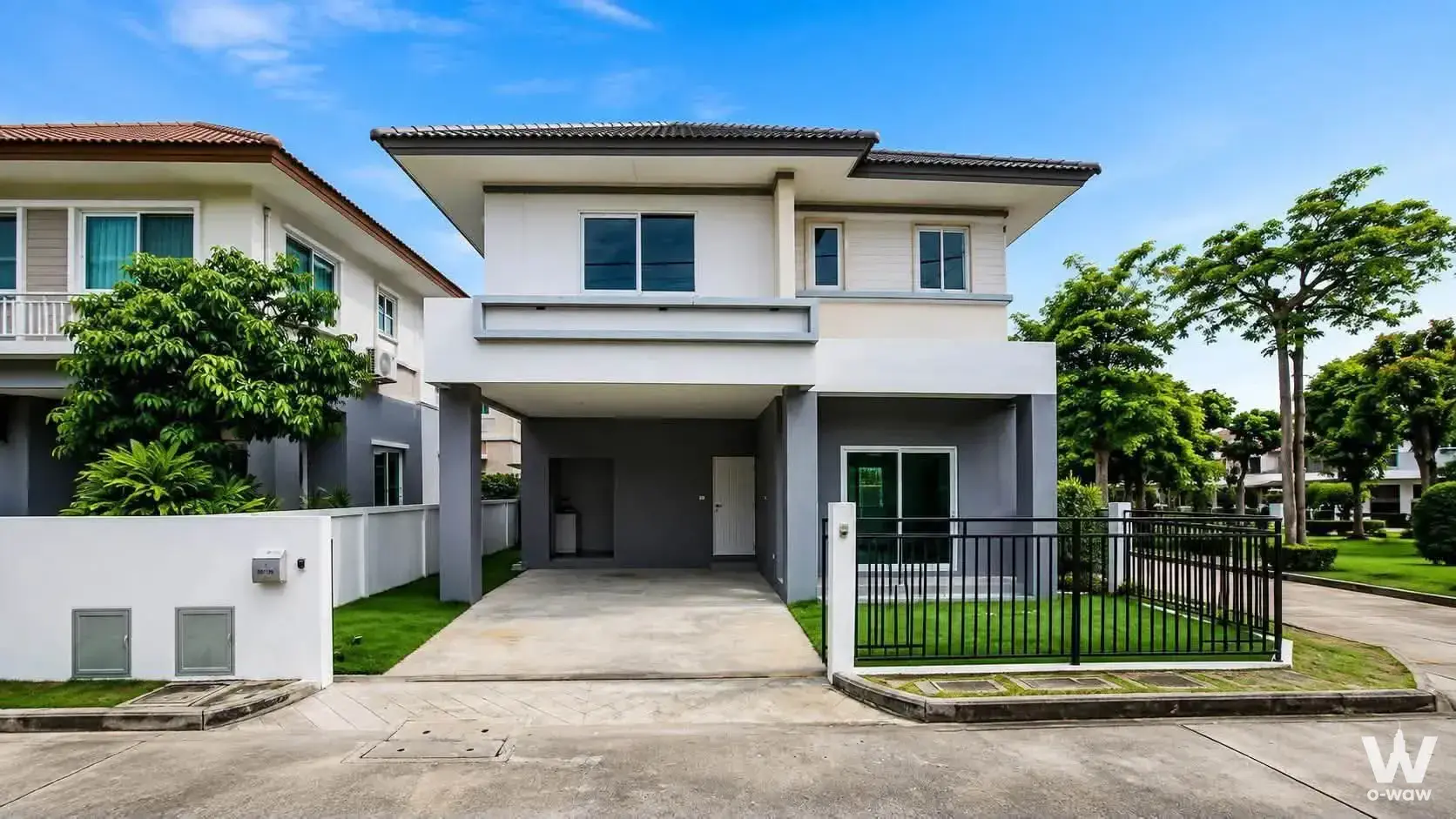 House with 3 bedrooms for sale at Near Kanchanapisek Road, Taling Chan and Bang Wa stations, Bangkok — photo 1 of 5