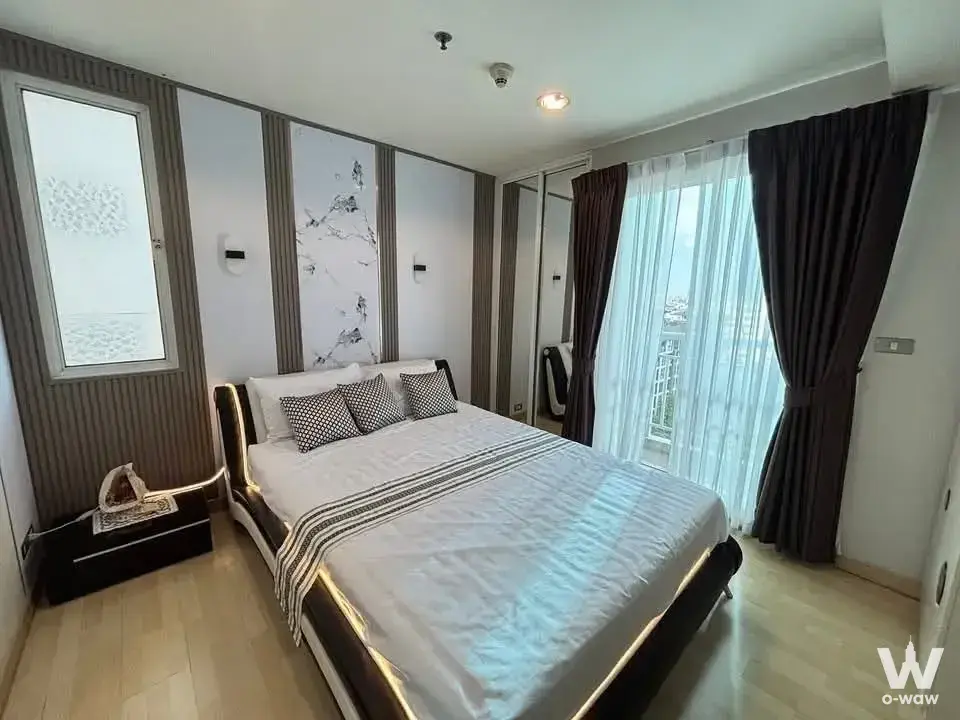 Near BTS Thong Lo