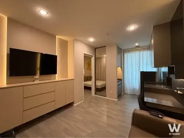 Condo with 1 bedroom for rent at The Room Sukhumvit 69 — photo 1 of 5