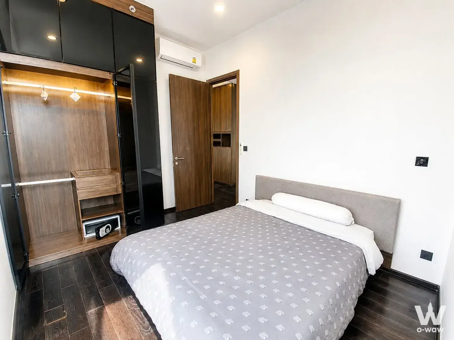 Condo with 2 bedrooms for rent at Park​ Origin​ Thonglor — photo 1 of 4