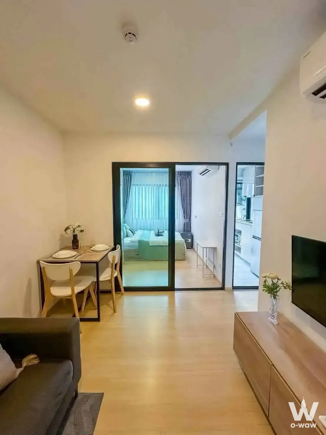 Unit 969/298, Building D, 7th Floor, Bangkok, Thailand