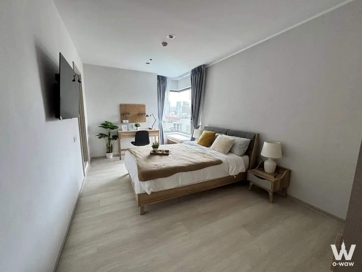 Condo with 2 bedrooms for rent at Life One Wireless — photo 1 of 5