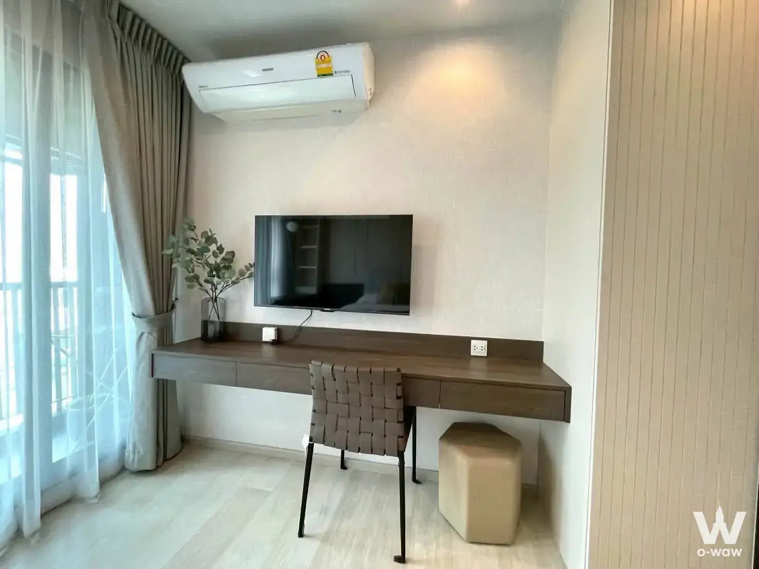 Condo with 1 bedroom for rent at Life One Wireless — photo 2 of 5