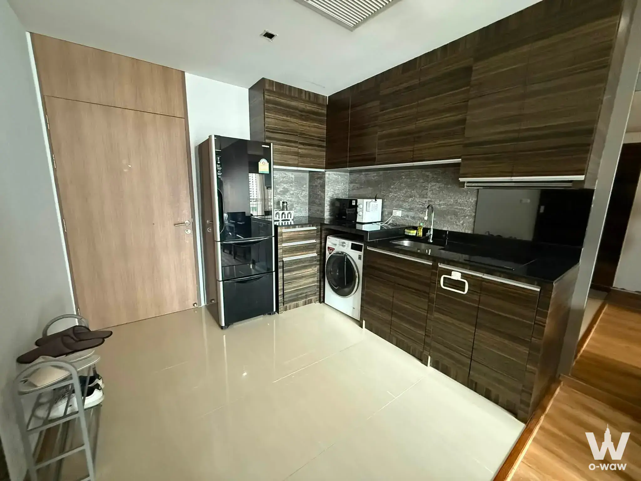 Condo with 1 bedroom for rent at Noble Refine — photo 4 of 5