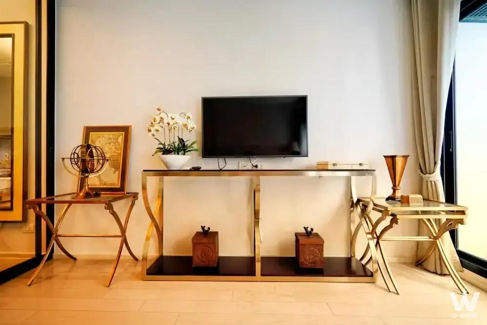 Condo with 1 bedroom for rent at Noble Ploenchit — photo 2 of 5