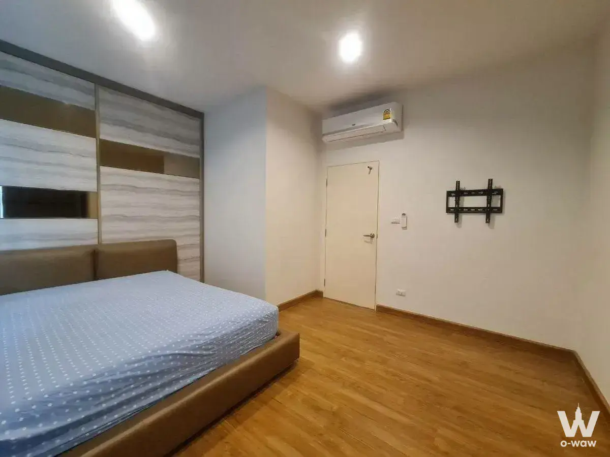 3-bed house for rent in Pleno Sukhumvit-Bangna 2 bedroom with marble accent wall