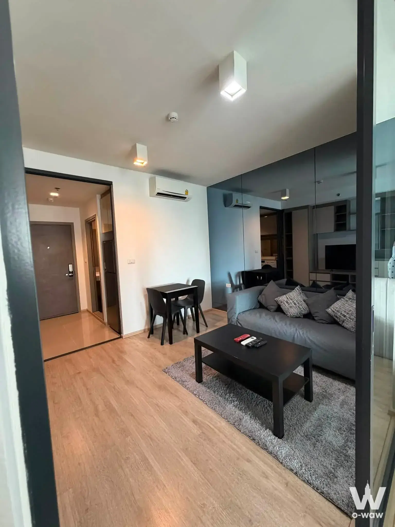 Sathorn-Wongwian Yai, Bangkok (Near BTS Wongwian Yai and BTS Krung Thon Buri)