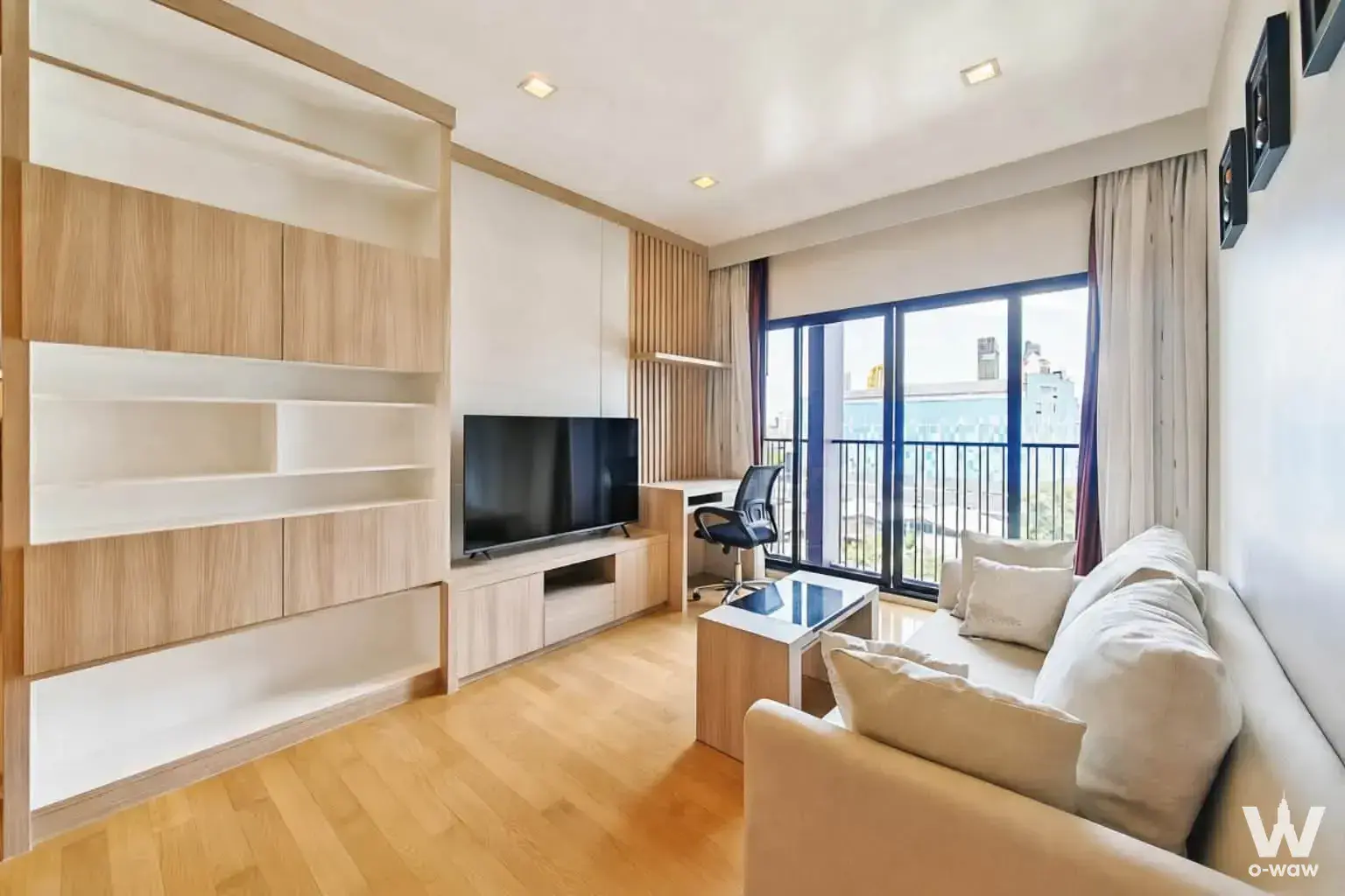 Condo with 1 bedroom for rent at Noble Reveal — photo 3 of 5