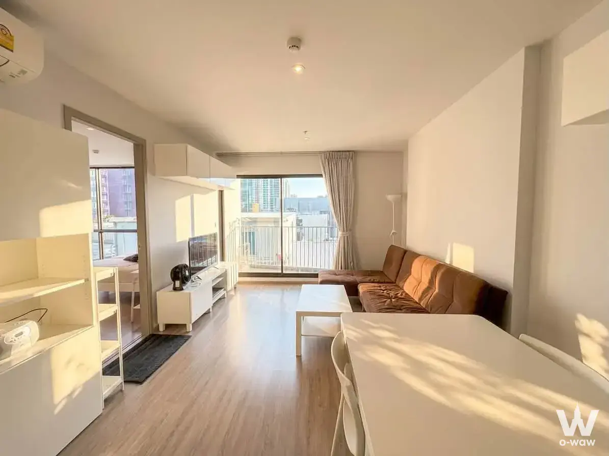 Condo with 2 bedrooms for rent at Rhythm Ekkamai — photo 3 of 5