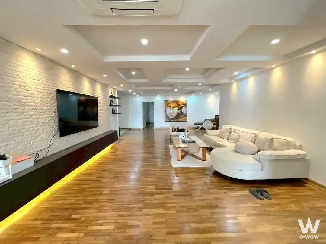 Commercial with 3 bedrooms for rent at Park24 — photo 2 of 5