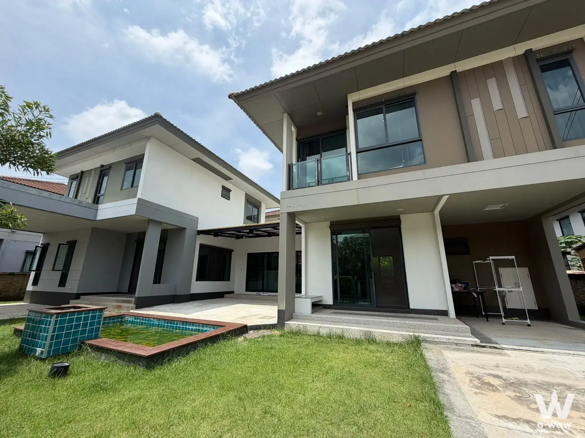 House with 6 bedrooms for rent at Kanchanaphisek 39 Alley, Kanchanaphisek Road (Outer Ring Road), Racha Thewa Subdistrict, Bang Phli District — photo 1 of 5