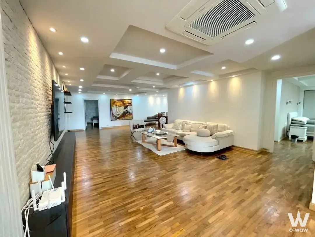 Commercial with 3 bedrooms for rent at Park24 — photo 1 of 5