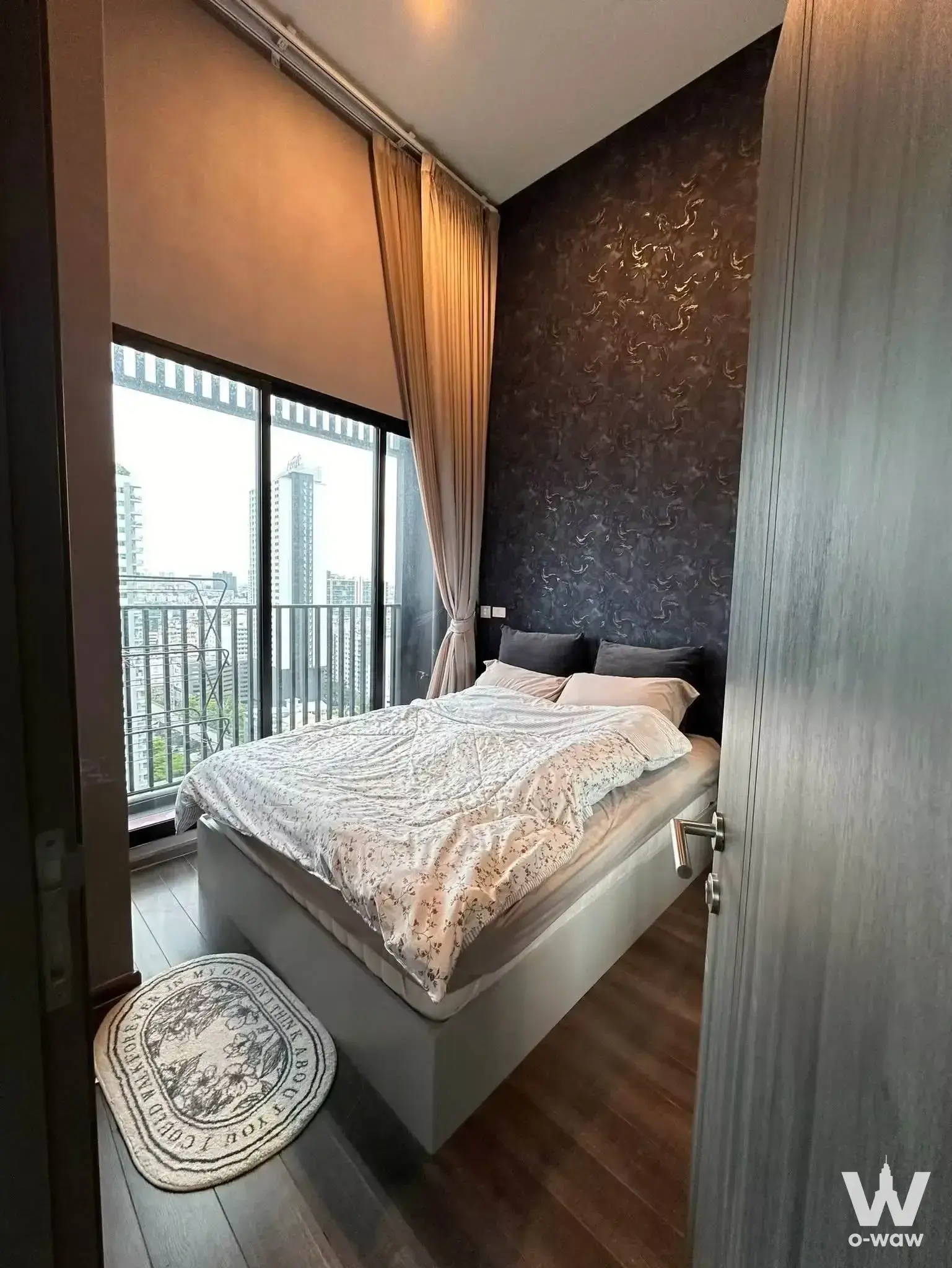 Condo with 2 bedrooms for rent at KnightsBridge Space Rama 9 — photo 3 of 5