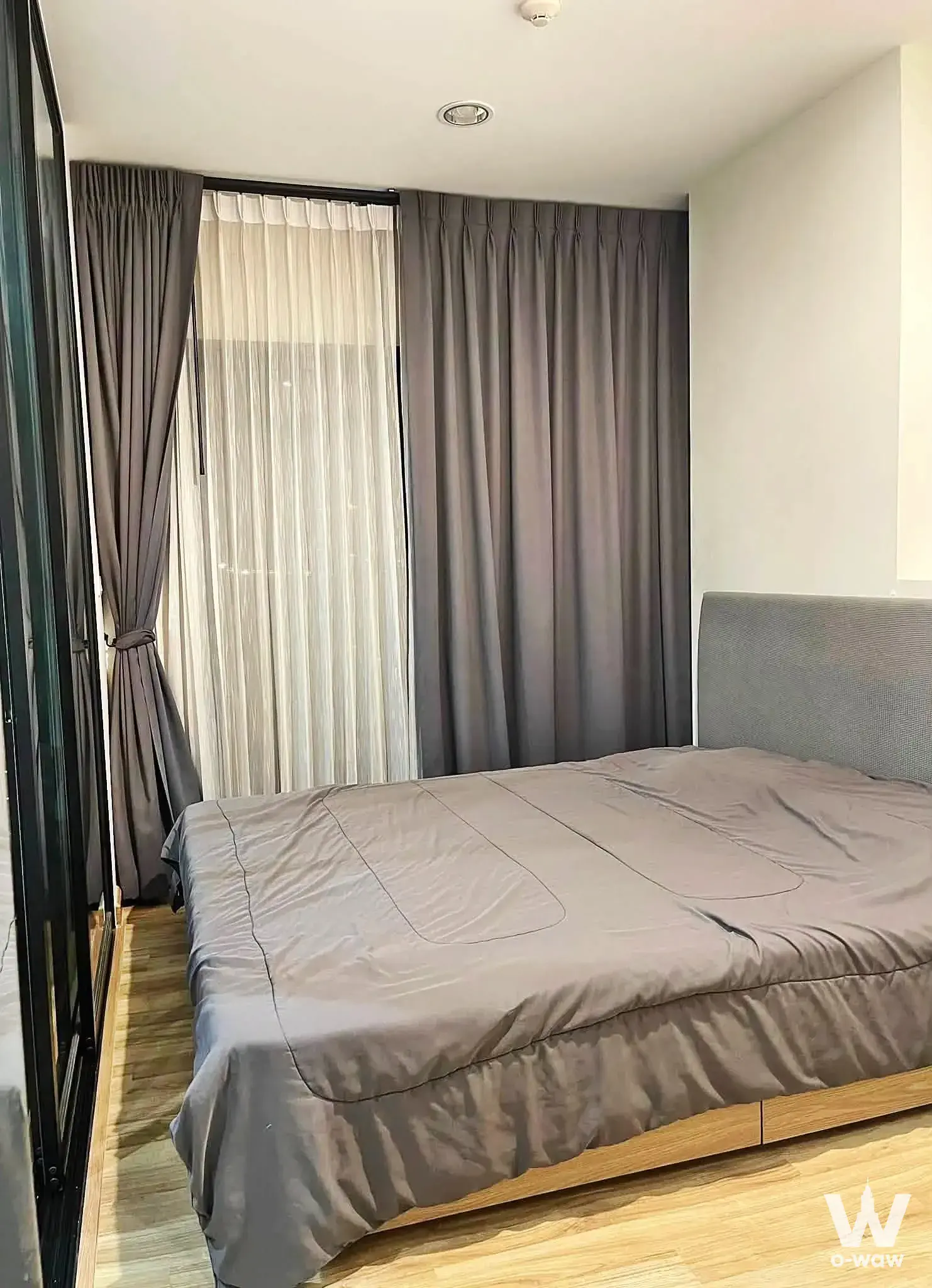 Near BTS Talat Phlu, BTS Krung Thon Buri