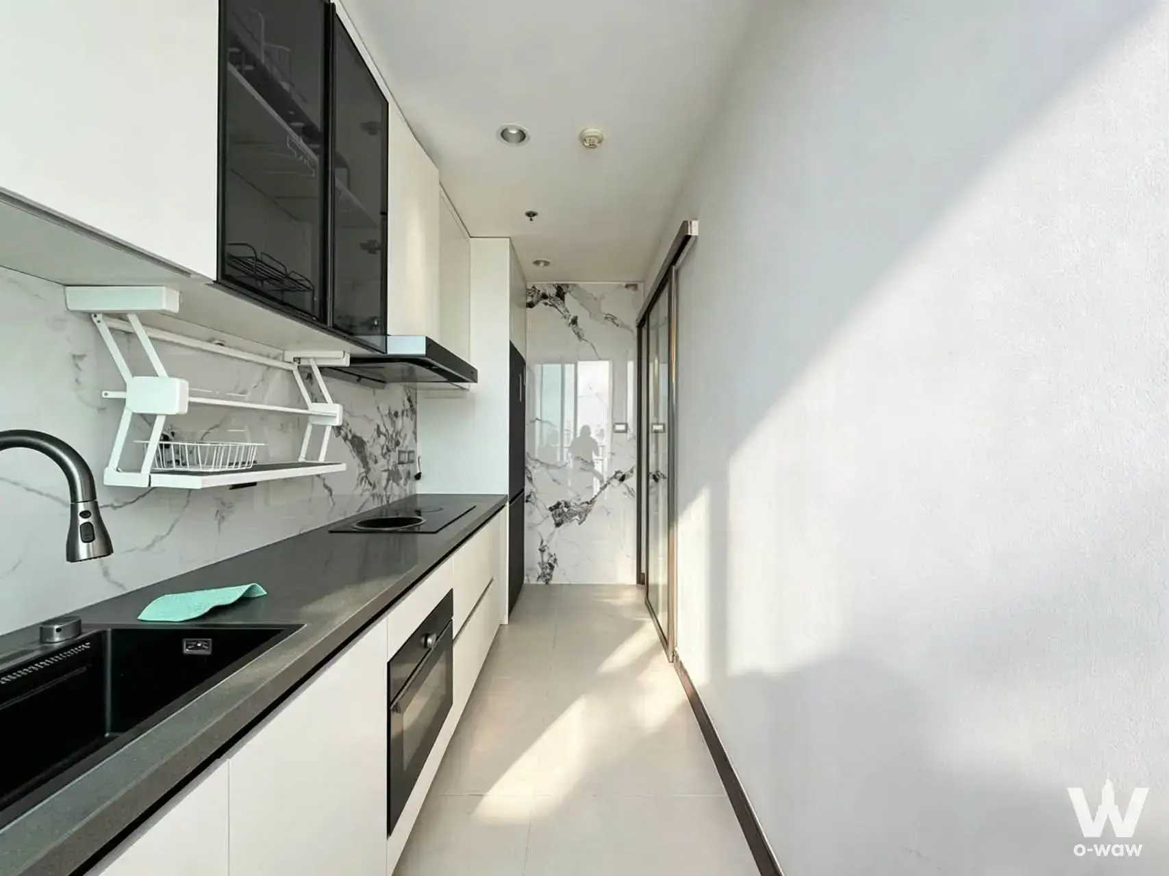 Condo with 3 bedrooms for rent at Supalai Oriental Sukhumvit 39 — photo 4 of 5