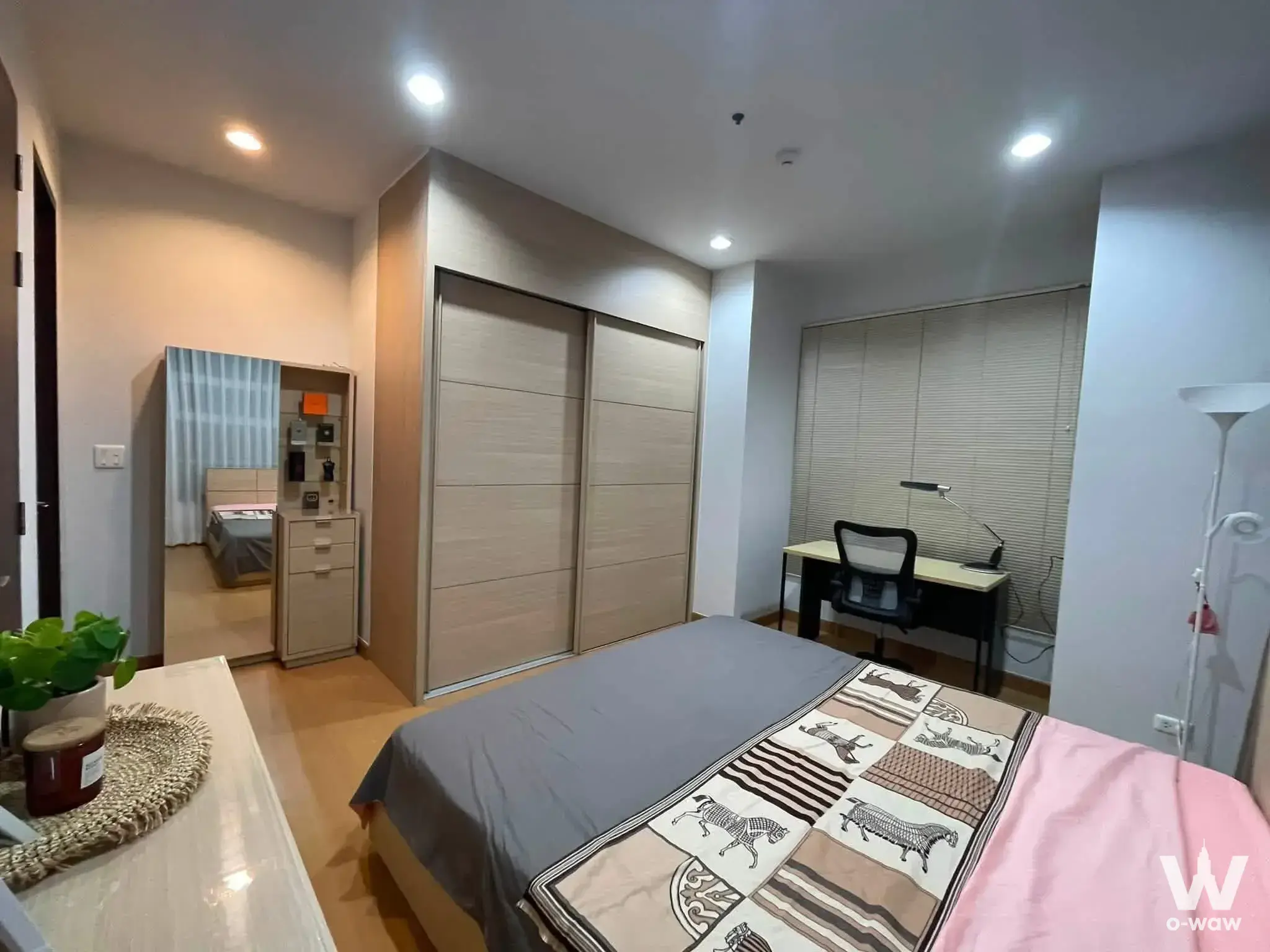 Townhouse with 1 bedroom for rent at Soi Mu Ban Ban Klang Krung Office Park — photo 3 of 5