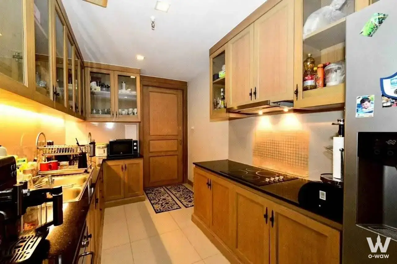 Condo with 3 bedrooms for sale at Sathorn Gardens — photo 4 of 4